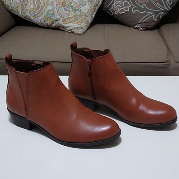Comfortable ankle boots with memory foam footbed - Picture 2 of 12